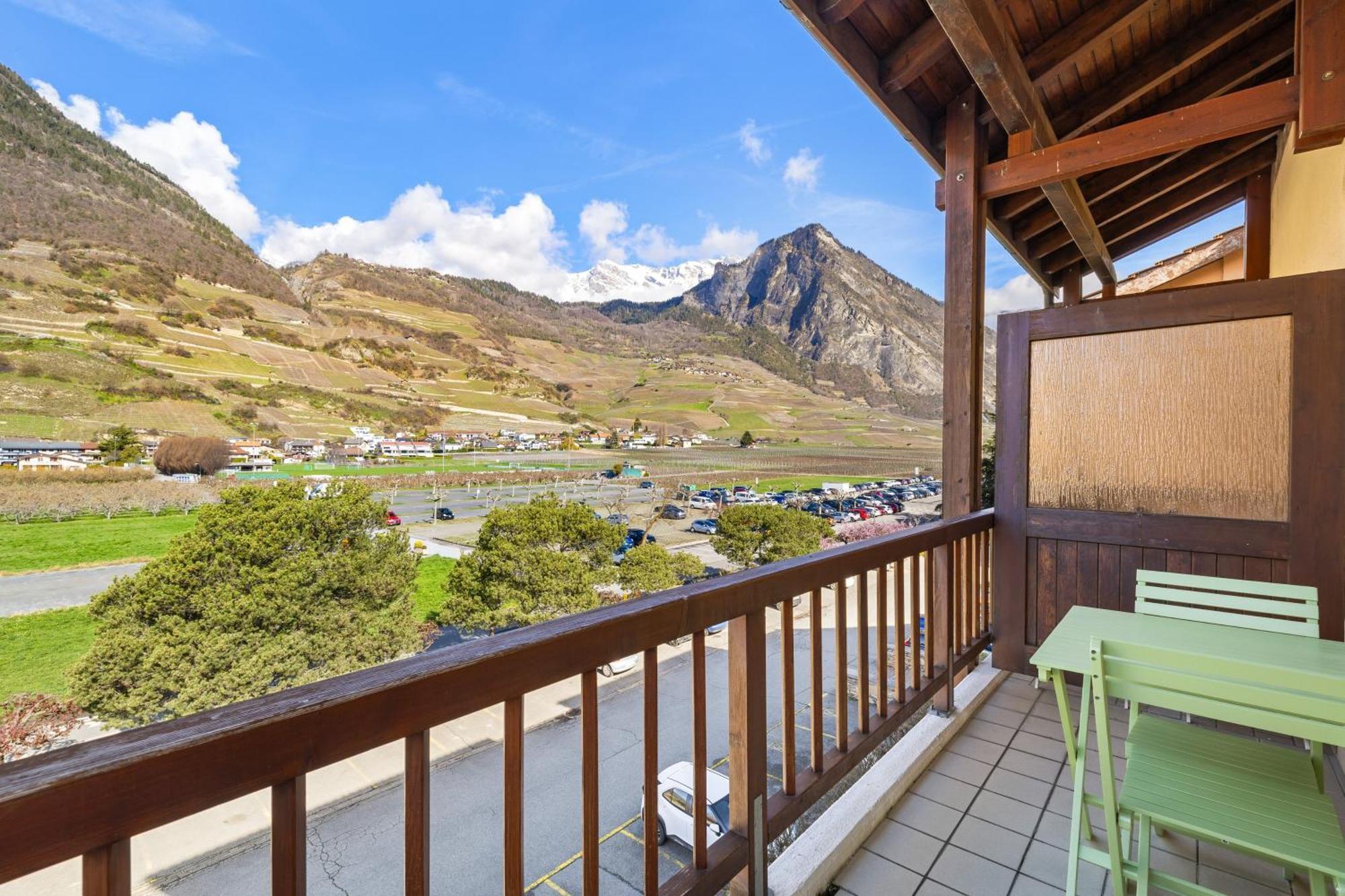 Duplex Cosy Aux Bains De Saillon Apartment Exterior photo